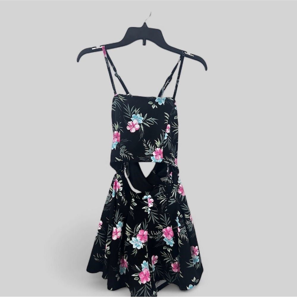 (SOLD) Madden NYC Tropical Flowers Bare Midriff Romper